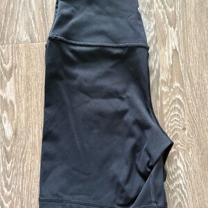 CRZ YOGA Black High-Waist Athletic Shorts Size Small 6”